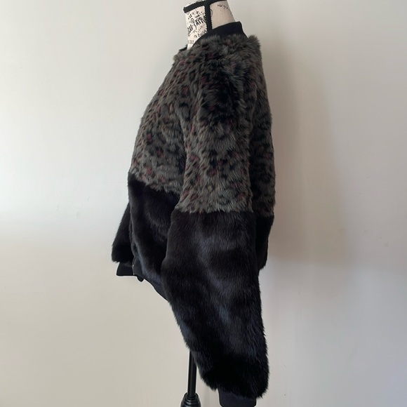 Mahoney Faux Fur Bomber Jacket Aritzia Golden by TNA - size Large - Picture 5 of 16